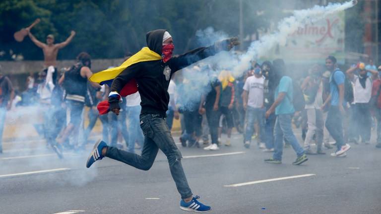 20 muertos dejan tres semanas de protestas en Venezuela