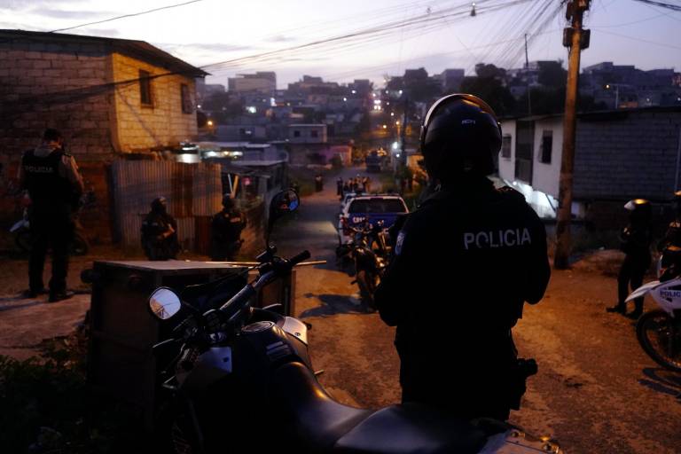 Fotografía de una intervención en el sector Flor de Bastión, en el norte de Guayaquil. $!Fotografía de una intervención en el sector Flor de Bastión, en el norte de Guayaquil.