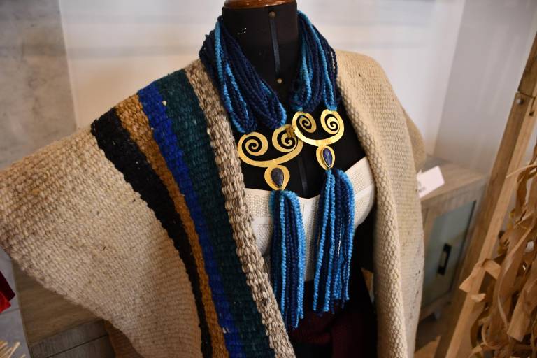 $!Bajo la idea de reconectar con la identidad cultural, valorando primero lo nuestro, exhibiendo la diversidad de técnicas ancestrales y fibras naturales que posee el Ecuador, WEYA explora el origen desde manos artesanas.