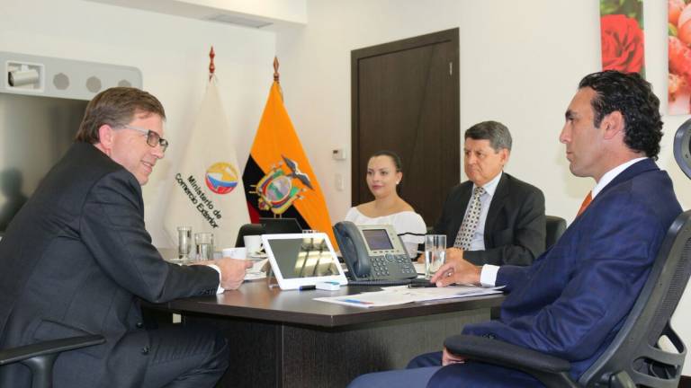 Ministro Campana se reunió con Embajador de EE.UU. en Quito