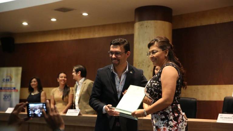 Asambleístas electos por Guayas recibieron credenciales del CNE
