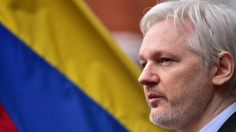 Ecuador ratifica asilo a Julian Assange