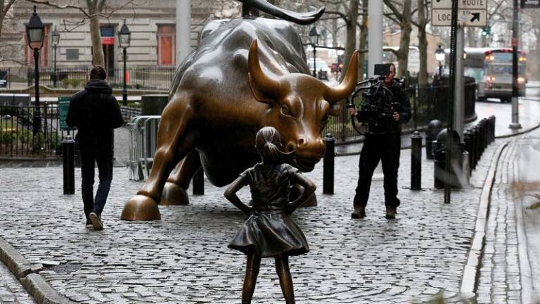 Una niña de bronce recuerda a Wall Street el papel de la mujer