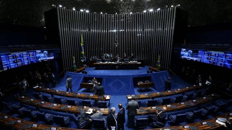 Senado brasileño aprueba polémico proyecto de ley