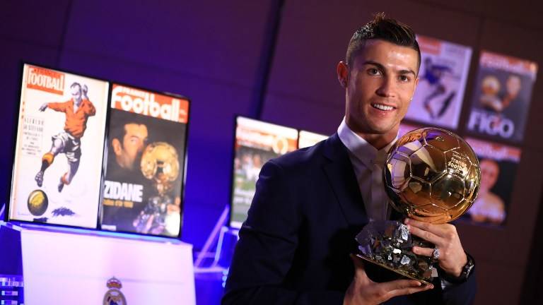 Cristiano Ronaldo se baña en oro por cuarta vez