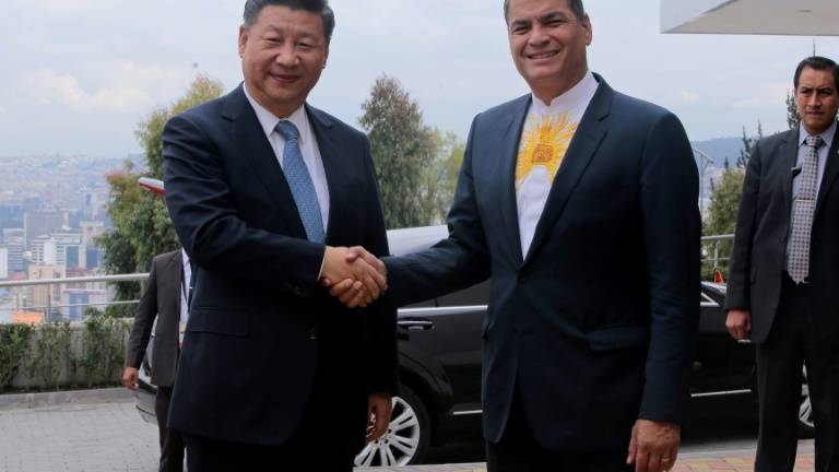 Ecuador negocia con China crédito de USD 1.000 millones