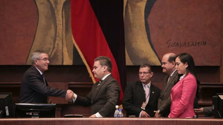 Asamblea posesionó a integrantes del Parlamento Andino