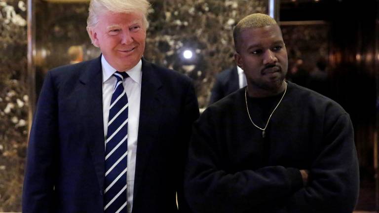 Kanye West sale del hospital y visita a Trump