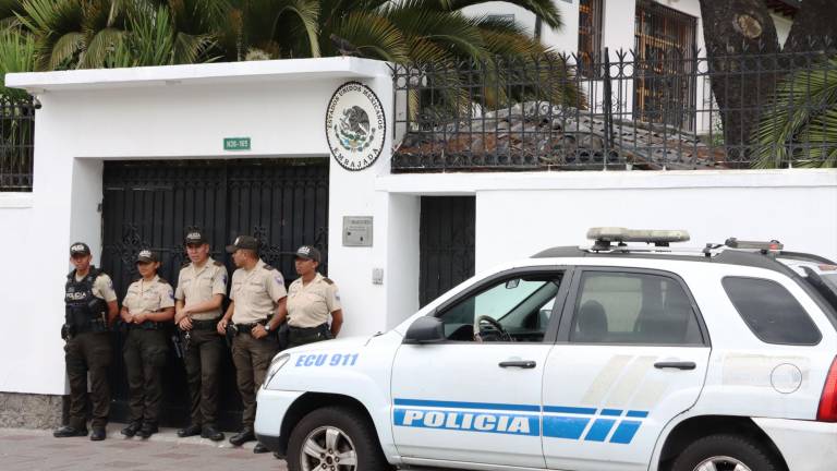 México hace advertencia a Ecuador por incremento de policías en la Embajada en Quito: es un claro hostigamiento