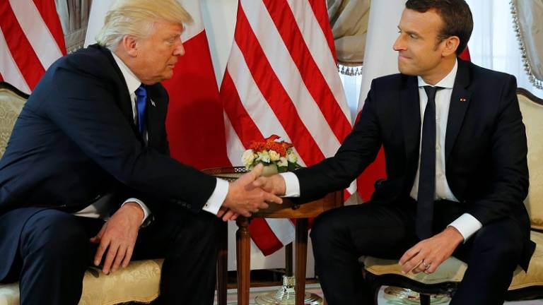 Trump se reúne por primera vez con Macron en Bruselas