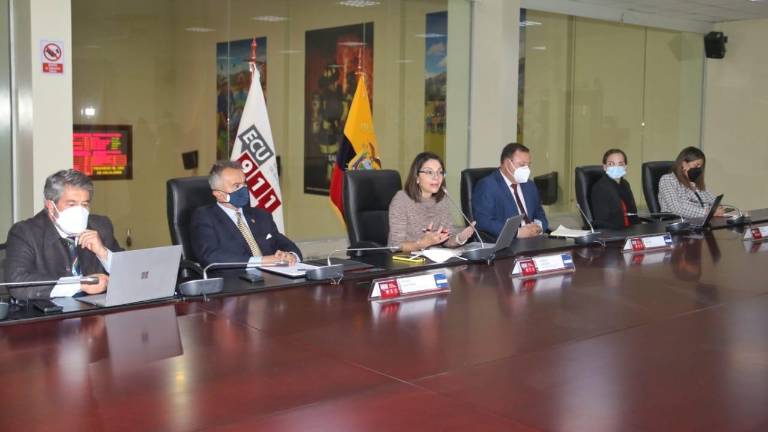 COE Nacional limita aforos y prohíbe eventos en el espacio público COE Nacional limita aforos y prohíbe eventos en el espacio público