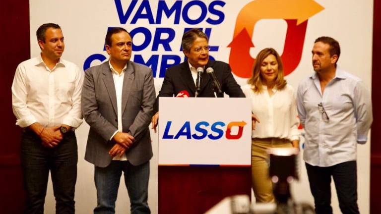 Lasso critica al CNE y cuestiona a su rival Lenín Moreno