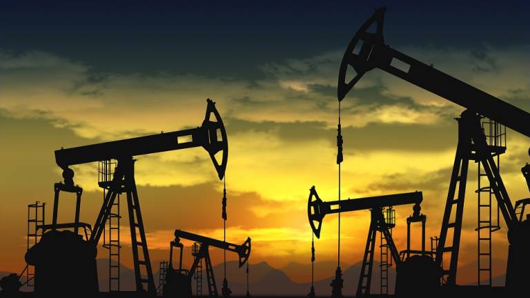 OPEP reduce producción en 220.900 barriles para apuntalar precios