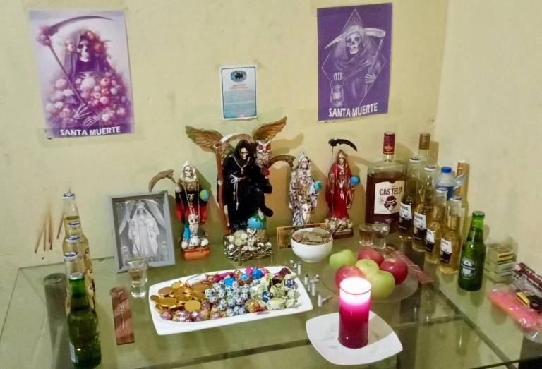 En una vivienda se halló a la Santa Muerte. $!En una vivienda se halló a la Santa Muerte.