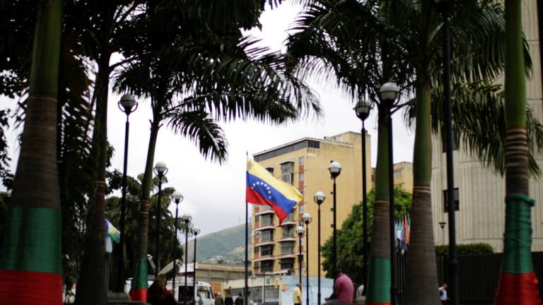 Parlamento de Venezuela inició debates de calle en clima de tensión