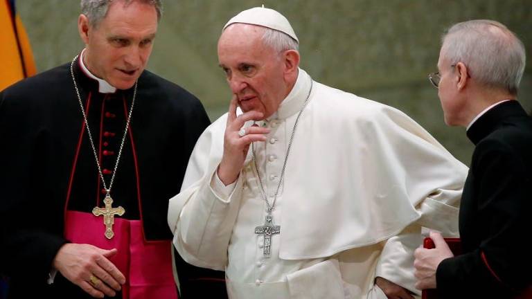 Papa anima a párrocos a acoger a los jóvenes que conviven sin casarse
