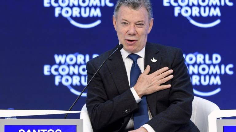 Santos anuncia acuerdo con ELN para iniciar diálogo de paz