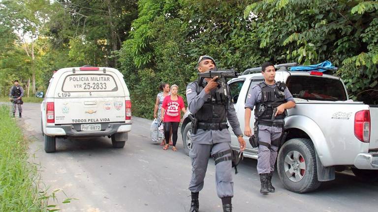 Brasil busca a decenas de presos fugados e investiga masacre en motín