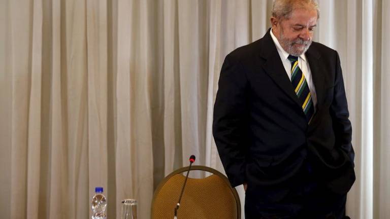 Fiscalía presenta cargos contra Lula por corrupción
