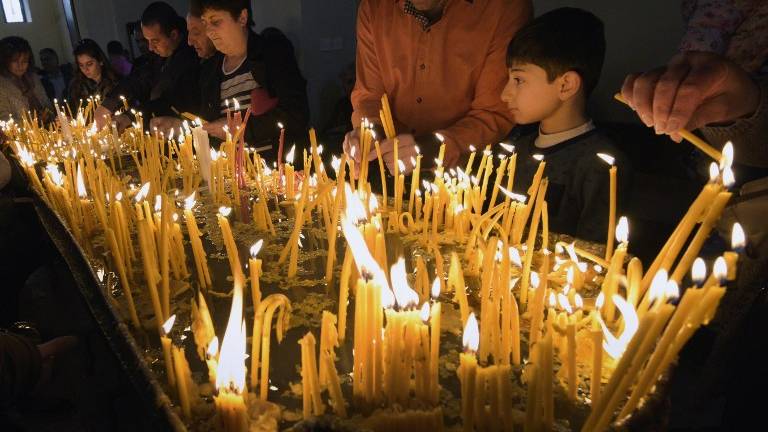 Cristianos celebran la Pascua en el Santo Sepulcro