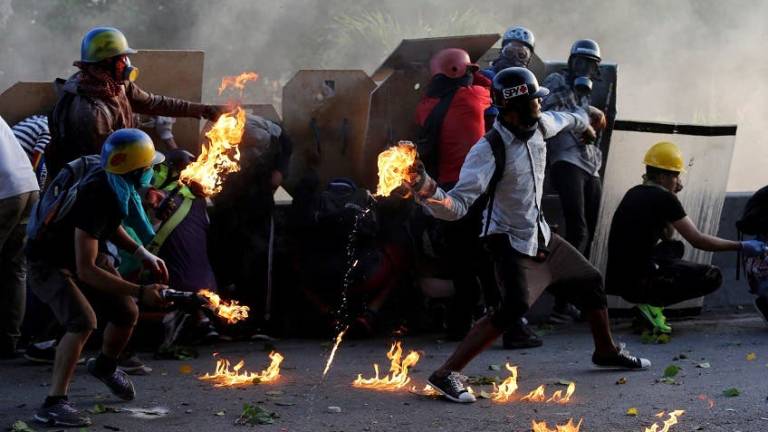 Venezuela: Muere joven arrollado durante manifestación