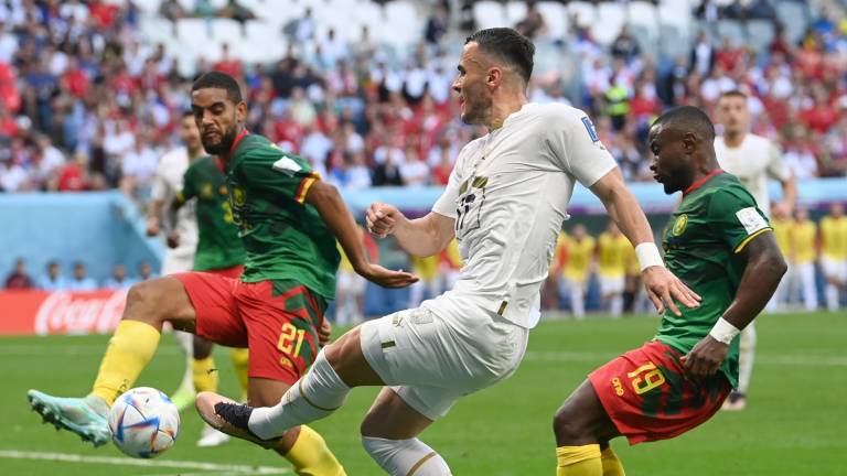 Camerún y Serbia empataron 3-3 en un partido lleno de emociones