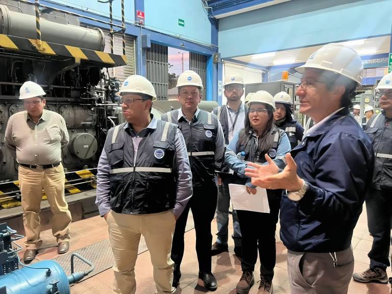 Funcionarios de Contraloría inspeccionaron los equipos en Catamayo. $!Funcionarios de Contraloría inspeccionaron los equipos en Catamayo.
