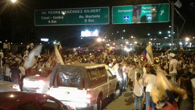 Simpatizantes de CREO protestaron en Guayaquil