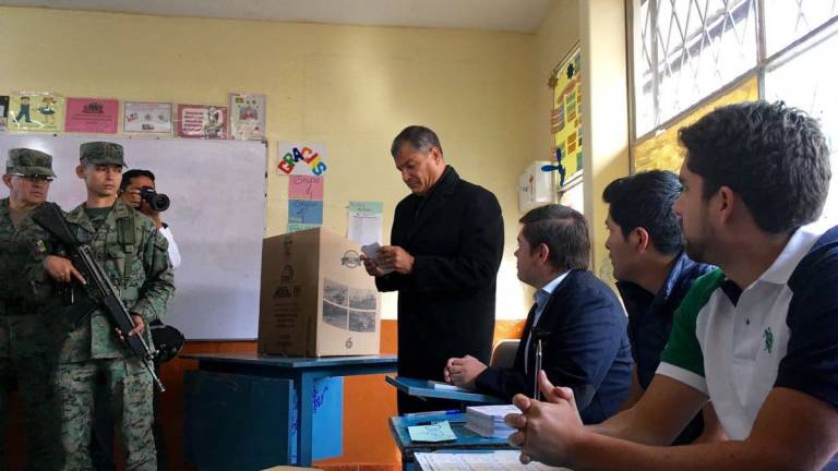 Presidente Rafael Correa sufragó en Quito
