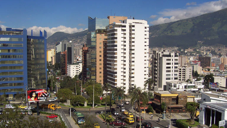 Desplome inmobiliario en Ecuador: la fachada del descontento