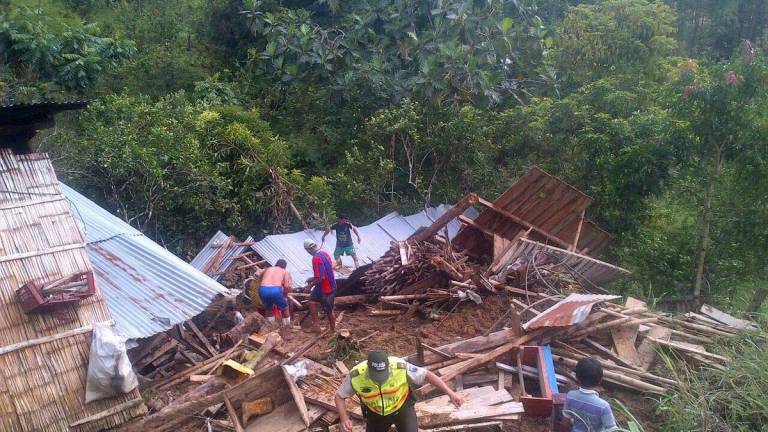 Deslizamientos de tierra e inundaciones se registran en Manabí