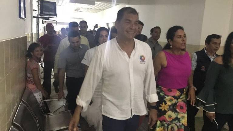 Correa explica incidente en hospital público de Ventanas