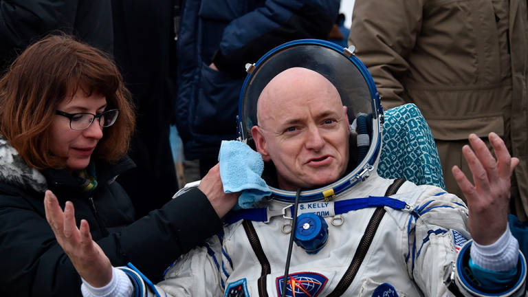 El astronauta Scott Kelly se adapta a la Tierra