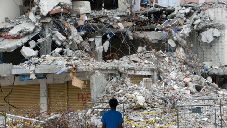 Correa: Ecuador saldrá fortalecido tras terremoto