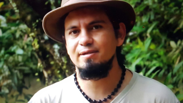 Liberado biólogo indultado por Lenín Moreno