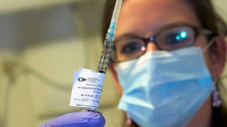 OMS planea ensayo masivo de vacunas contra el ébola en el oeste de Africa