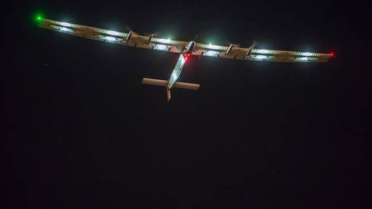 El Solar Impulse II entra en el espacio aéreo de China