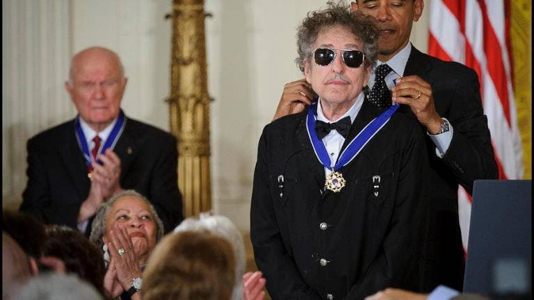 Bob Dylan: &quot;Ni una sola vez tuve tiempo de preguntarme: ¿acaso mis canciones son literatura?&quot;