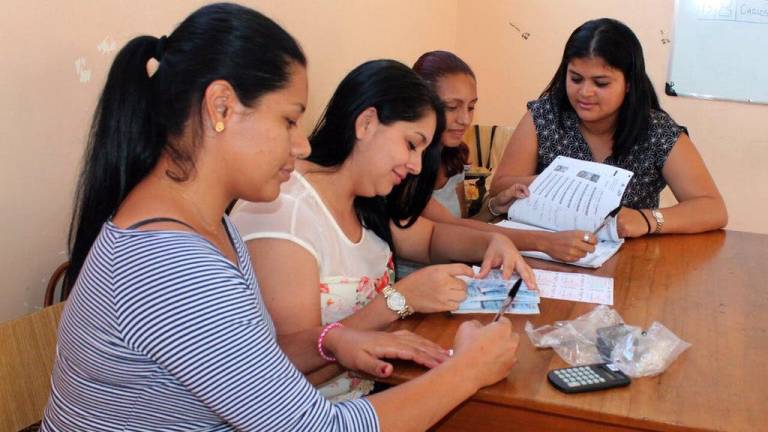 CNE informa del recuento de votos en 5 provincias