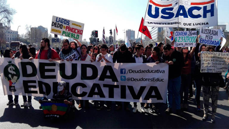 Estudiantes chilenos exigen condonación de deudas