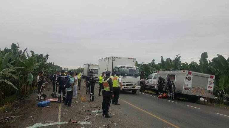Al menos 15 heridos en un accidente entre un bus y camión