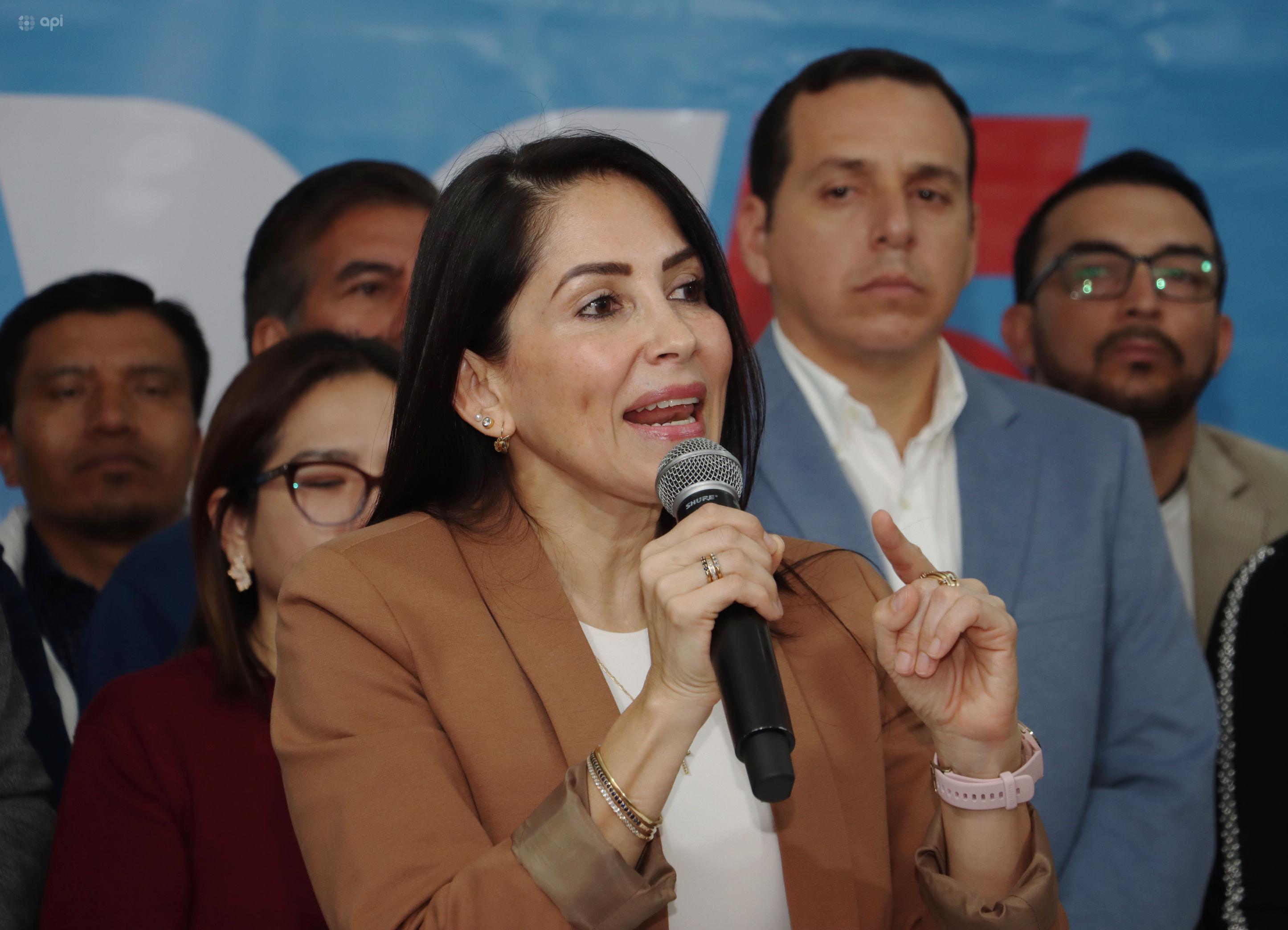 Luisa González arremete contra ADN por impugnar su candidatura a la Prefectura de Manabí