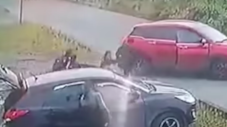 Efectiva intervención policial permitió aprehender a uno de los presuntos implicados en el delito de secuestro de dos menores en el sector de Puerto Limón, Santo Domingo.