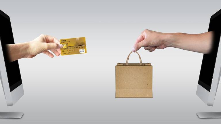 Durante el 2023, los medios pagos preferidos para realizar compras de e-commerce han sido tarjeta de crédito (42%), tarjeta de débito (40%), efectivo contra entrega (15%) y depósito en cuenta (10%).