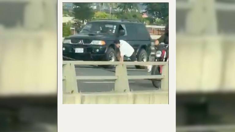 Sargento implicado en el asesinato de su esposa en el Puente de la Unidad Nacional en Guayaquil