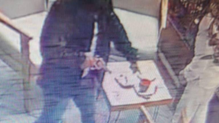 Turista recibió un disparo en su pierna durante asalto en cafetería de Quito