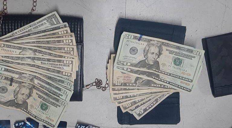 Descubren que vacunadores de la banda Los Lobos pedían depósitos en una cuenta bancaria en Colombia