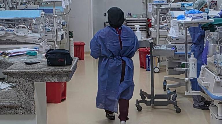 Muerte de neonatos en Guayaquil: Gobernador del Guayas negó falta de insumos médicos en hospital