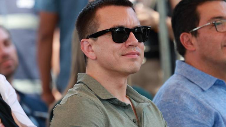 El presidente Daniel Noboa en la entrega de financiamiento para obras que fortalecerán la vialidad y economía de la provincia de Santa Elena, este viernes.