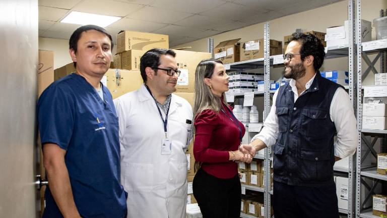 IESS entrega en Quito los primeros medicamentos e insumos de su compra masiva